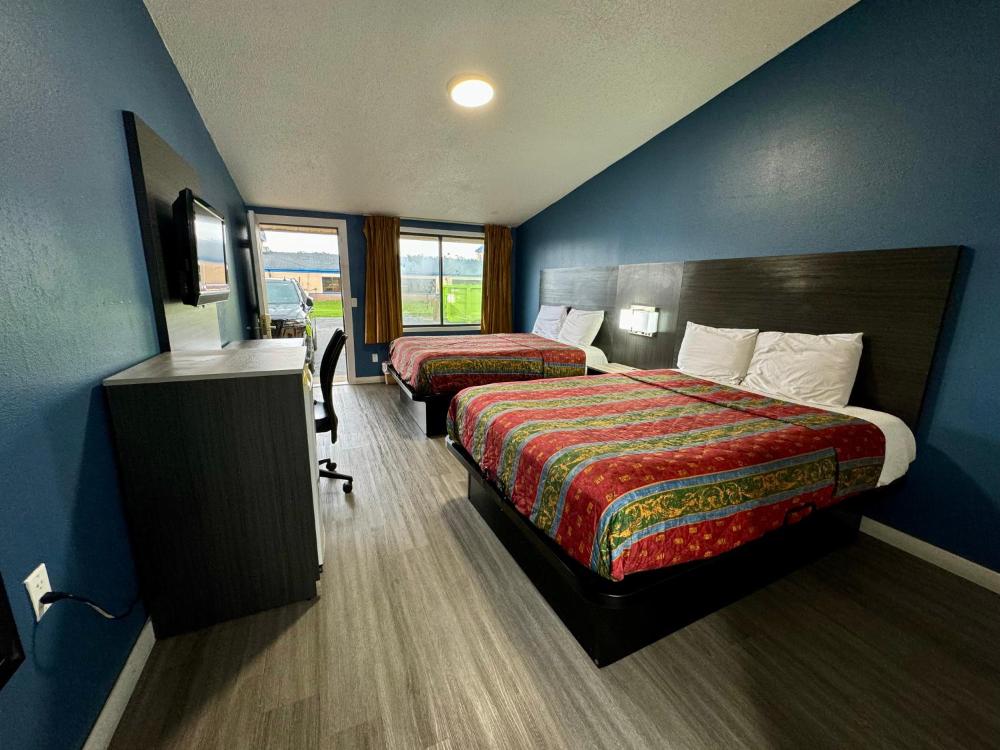 Double Room with Two Double Beds - Smoking interior